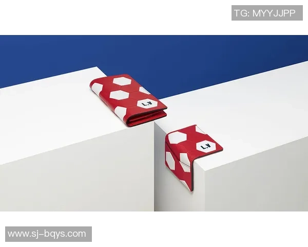 2018足球队球星联名限量版LV行礼箱展现奢华与运动激情的完美融合