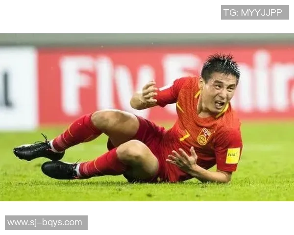 Carly足球球星的成长之路与赛场荣耀全景解析