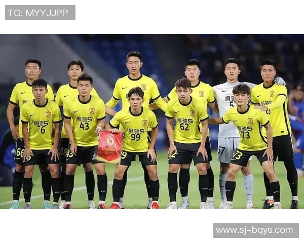 中国足球优秀男球星盘点 突破时代的风采与贡献