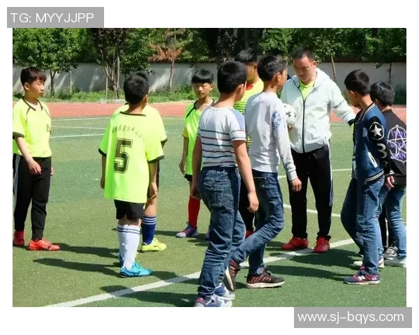 小男孩与足球巨星亲密握手瞬间展现梦想与激情的力量