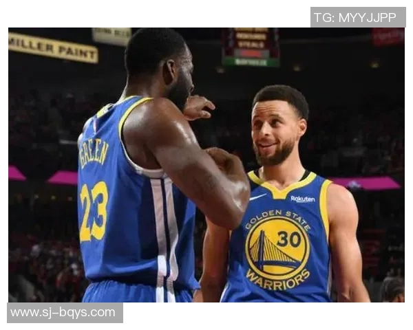 库里跨界邂逅足球巨星同框互动引发球迷热议